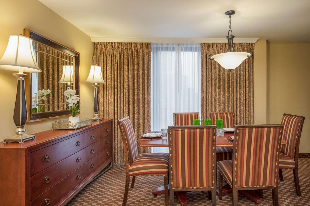 Clarion Collection Hotel Arlington Court Suites Екстер'єр фото