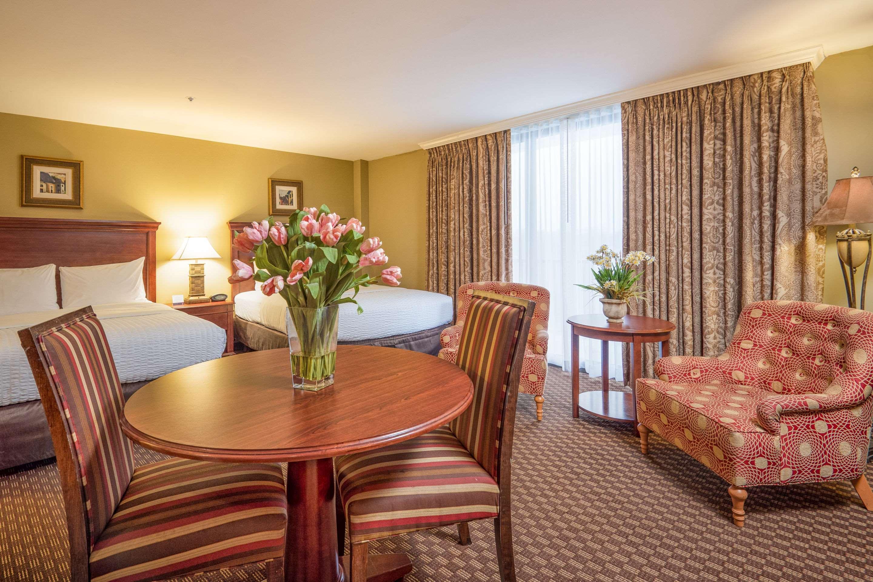 Clarion Collection Hotel Arlington Court Suites Екстер'єр фото