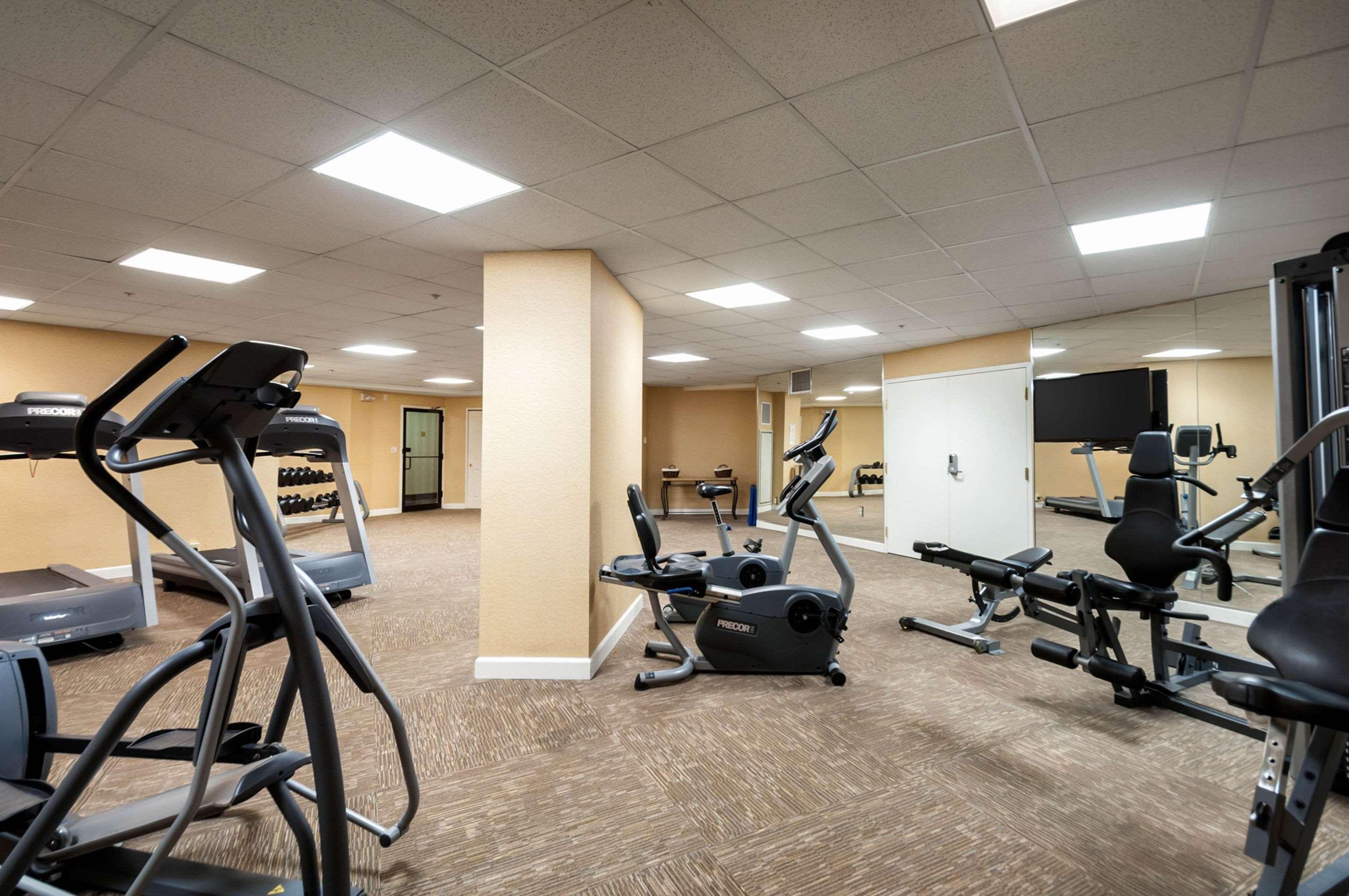 Clarion Collection Hotel Arlington Court Suites Екстер'єр фото
