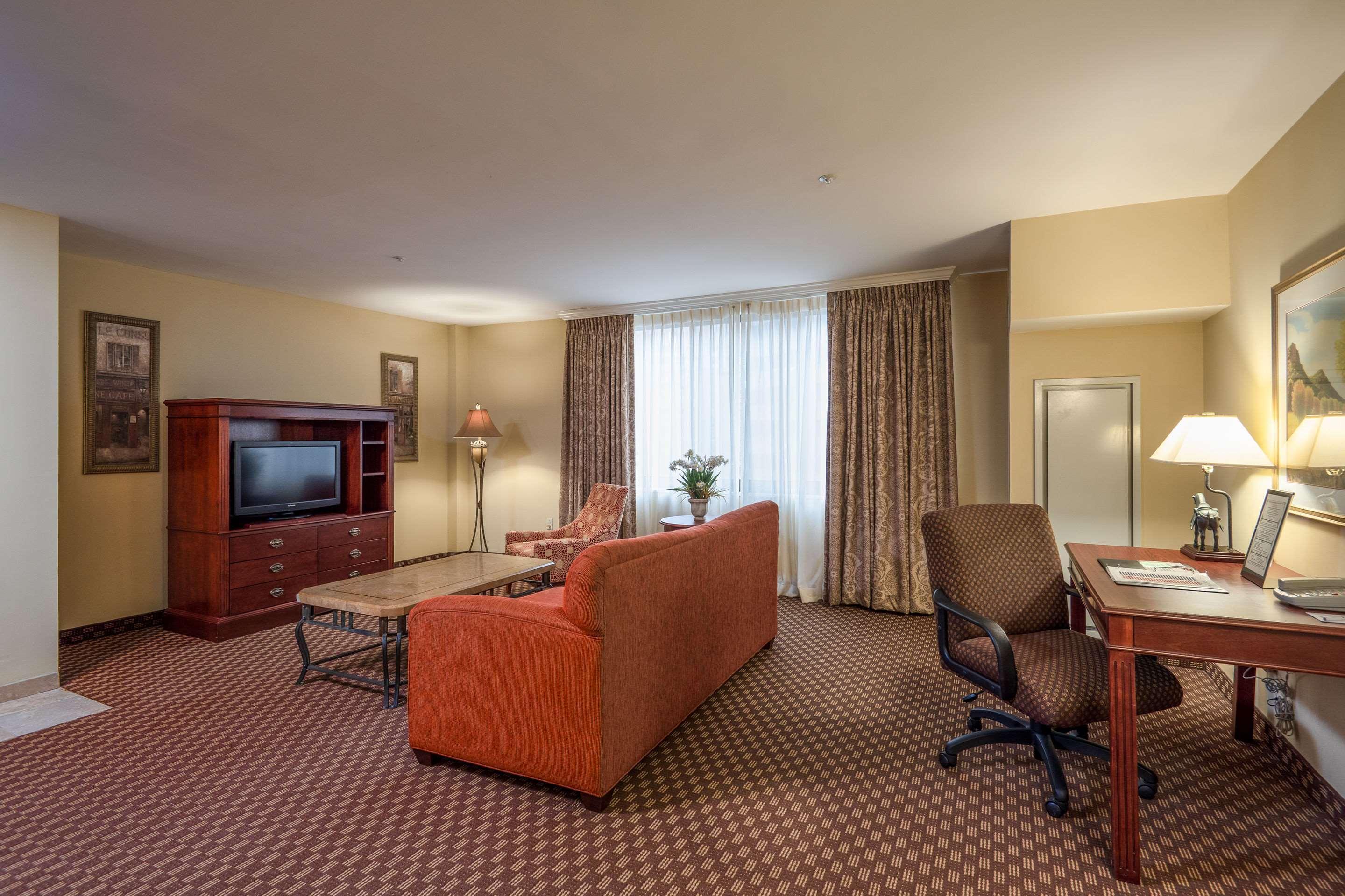 Clarion Collection Hotel Arlington Court Suites Екстер'єр фото