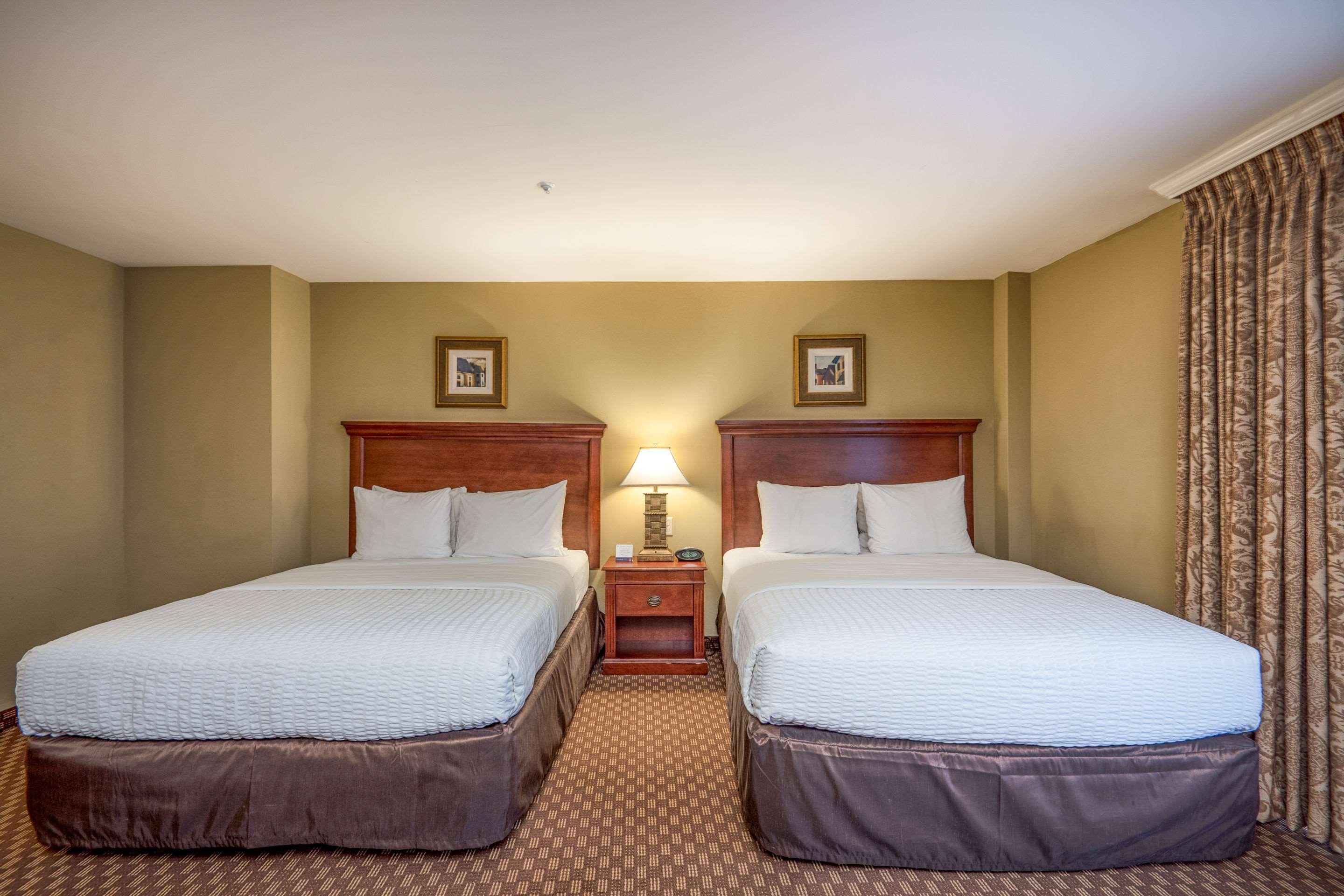 Clarion Collection Hotel Arlington Court Suites Екстер'єр фото