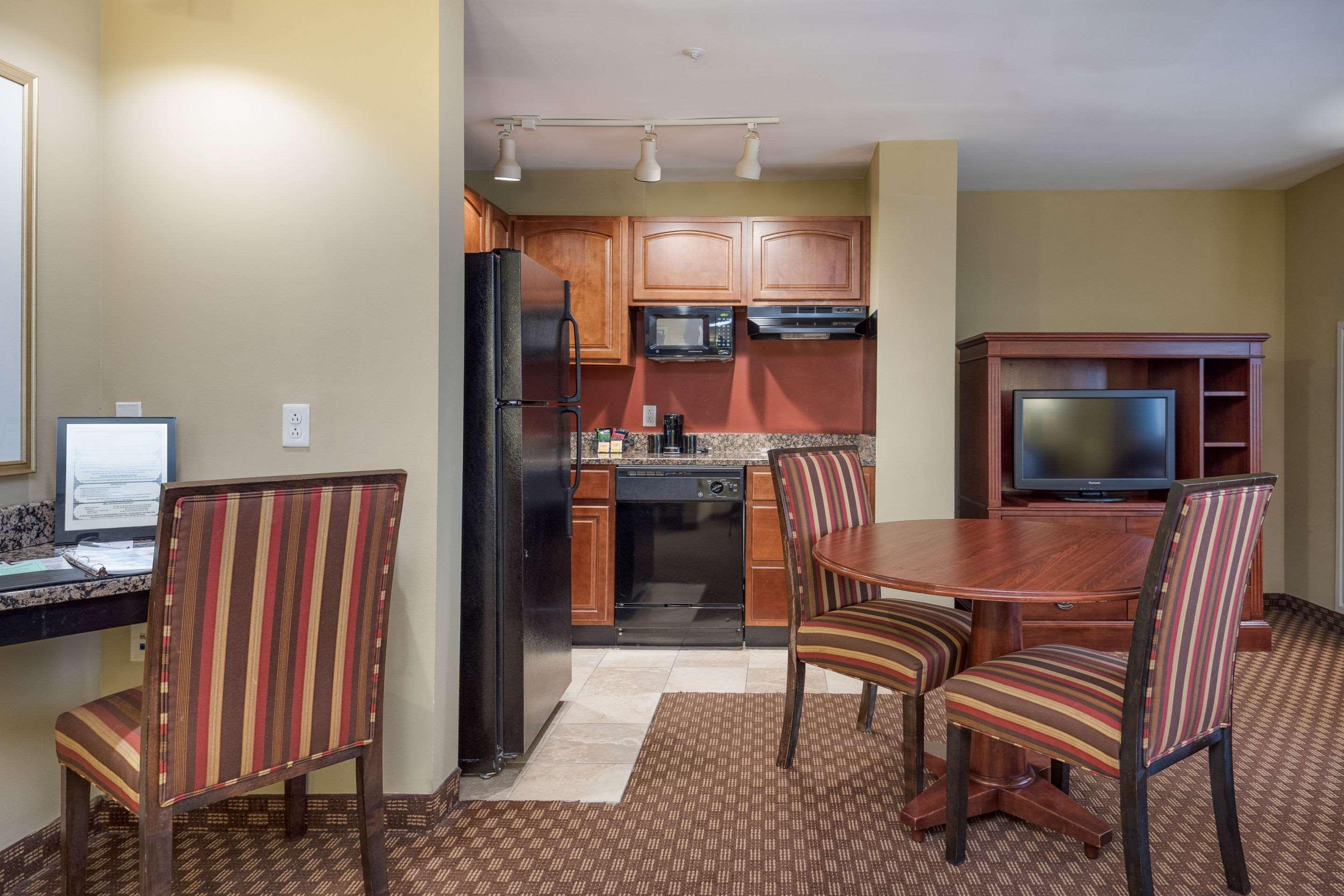 Clarion Collection Hotel Arlington Court Suites Екстер'єр фото