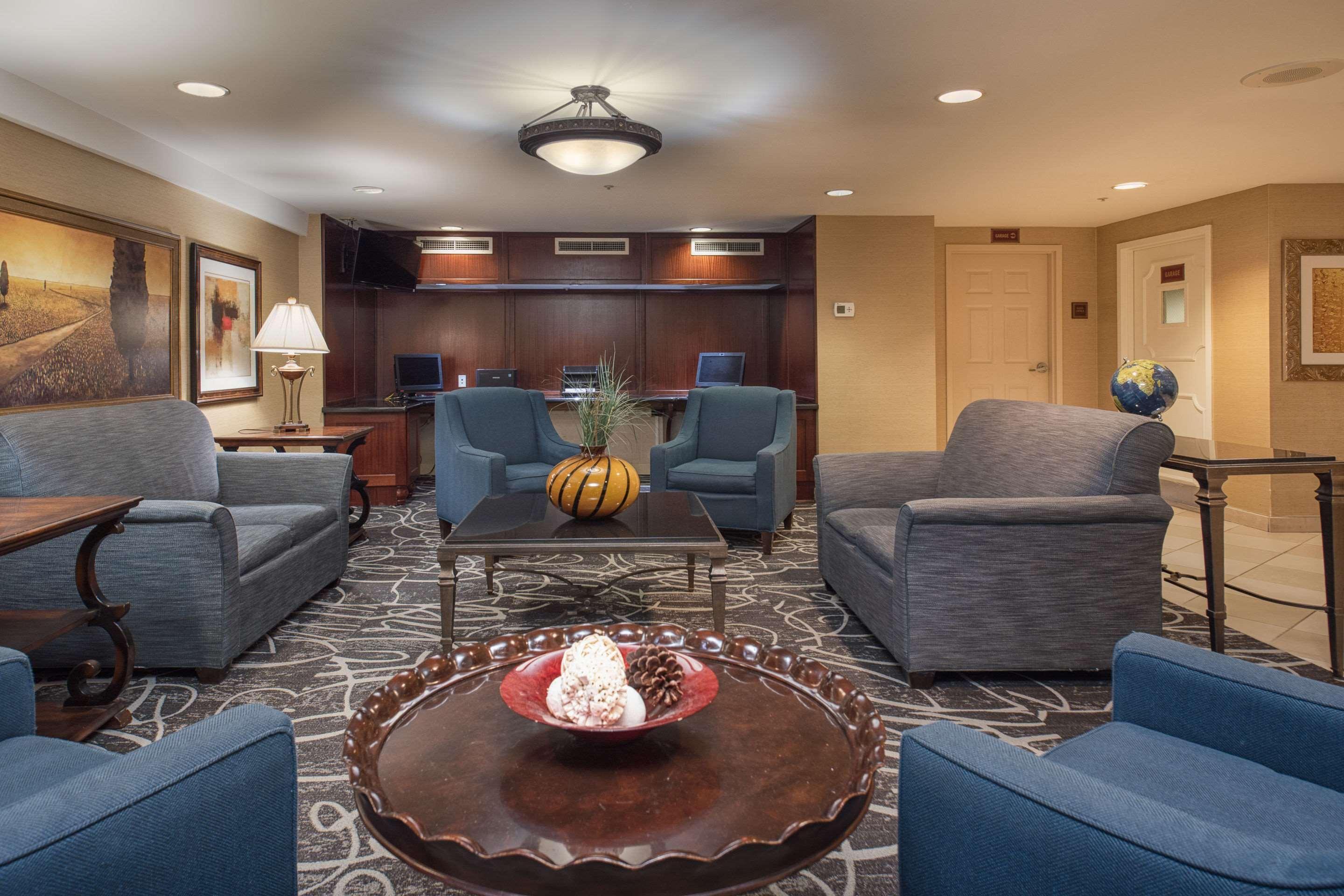 Clarion Collection Hotel Arlington Court Suites Екстер'єр фото