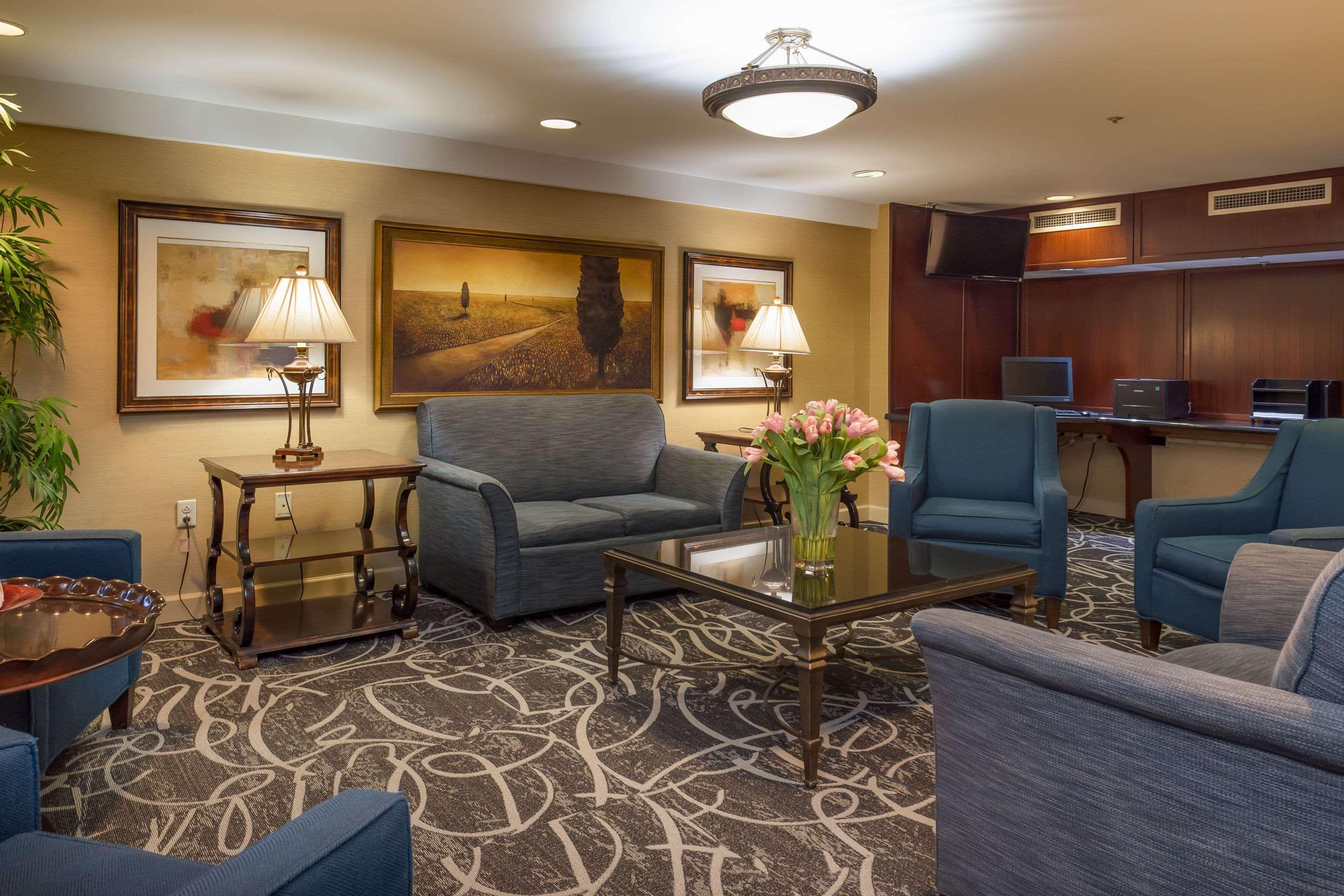 Clarion Collection Hotel Arlington Court Suites Екстер'єр фото