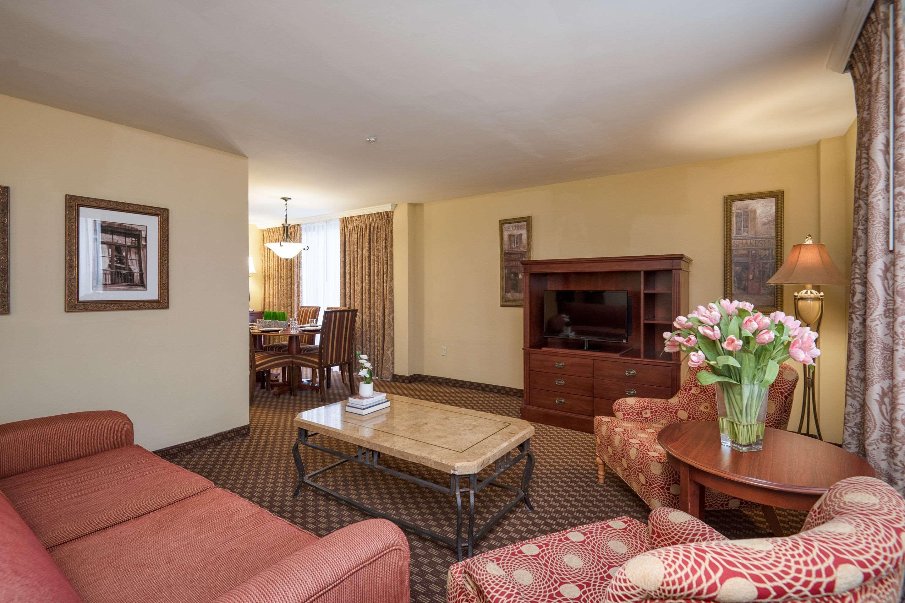 Clarion Collection Hotel Arlington Court Suites Екстер'єр фото