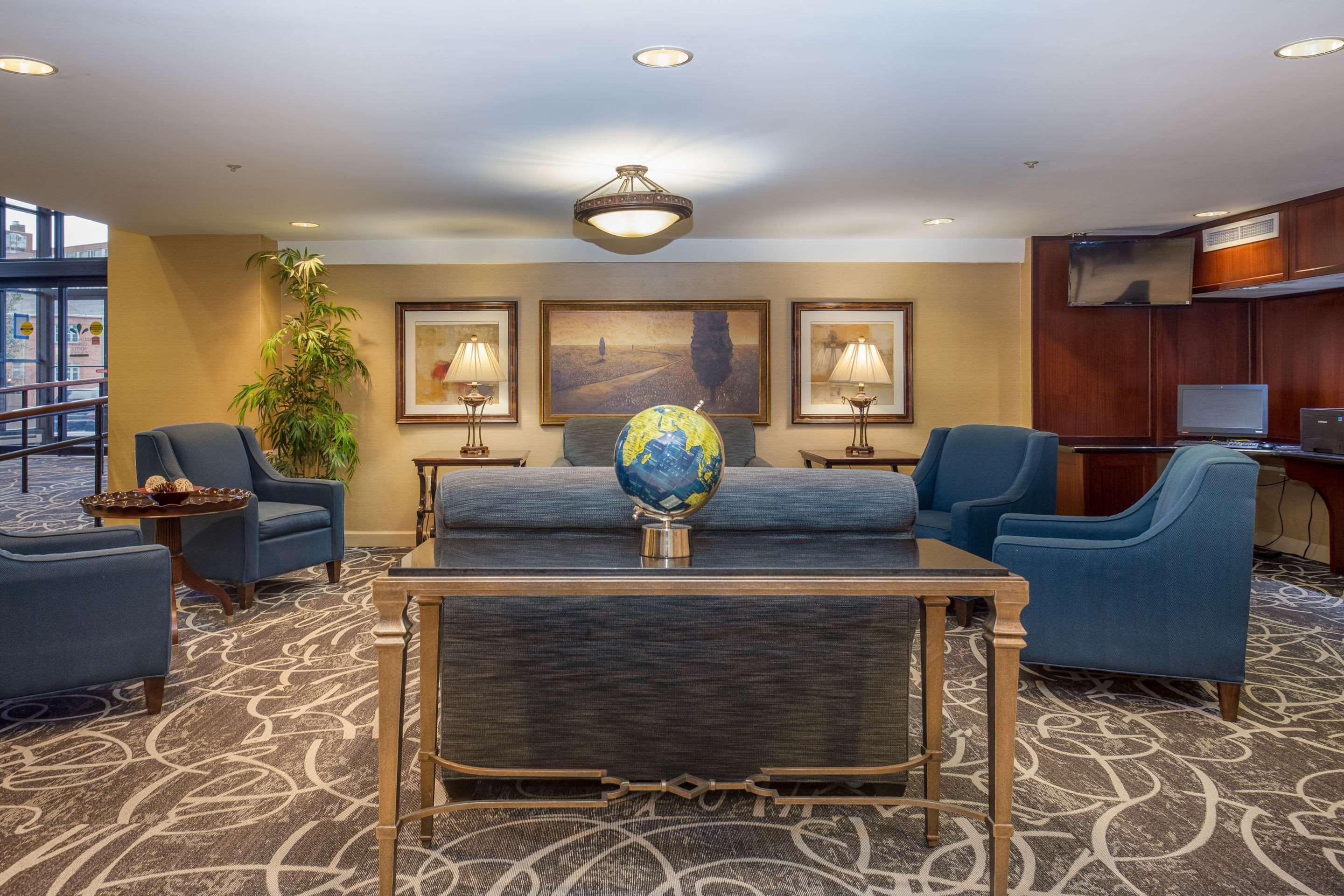 Clarion Collection Hotel Arlington Court Suites Екстер'єр фото