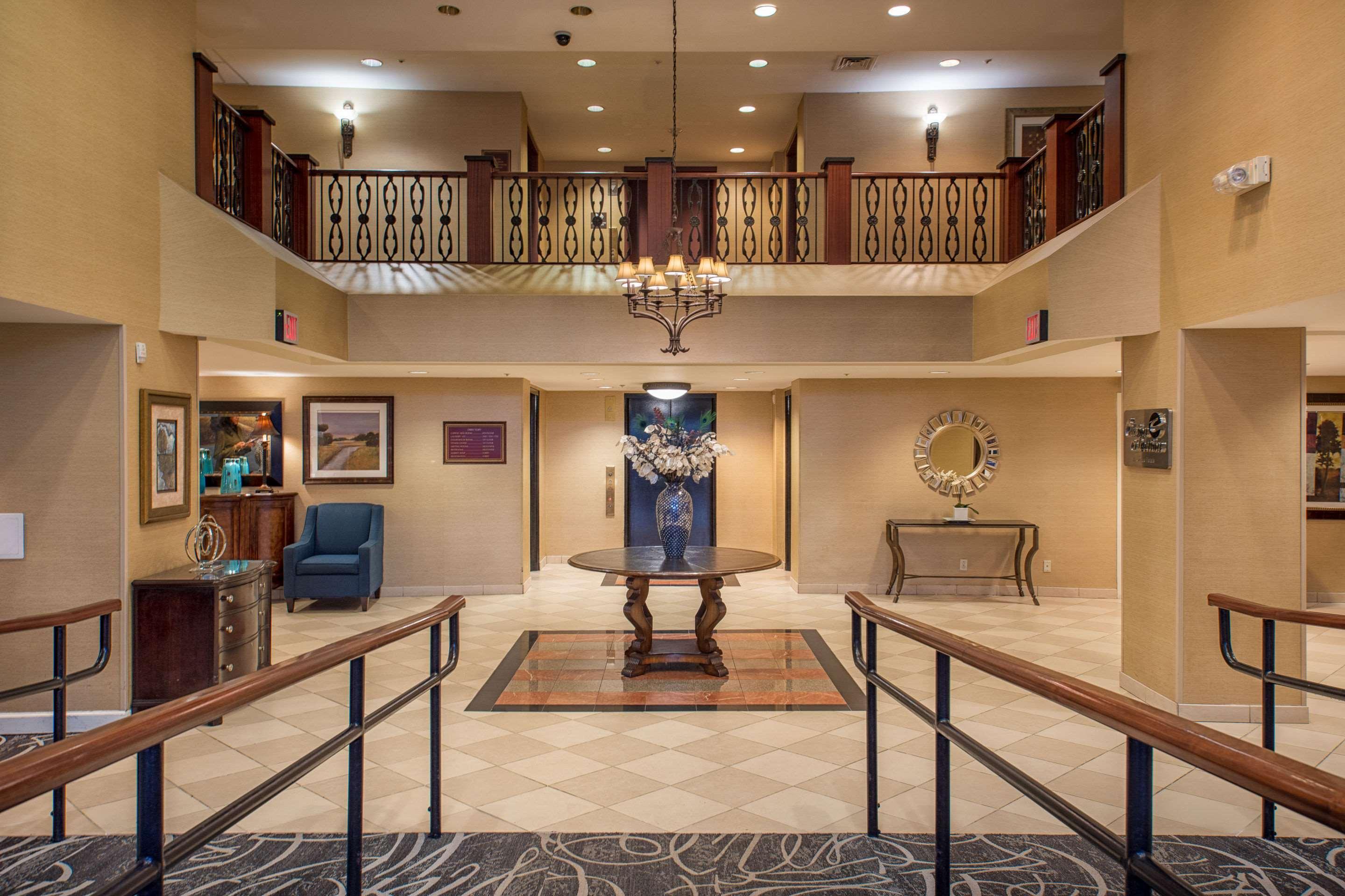 Clarion Collection Hotel Arlington Court Suites Екстер'єр фото